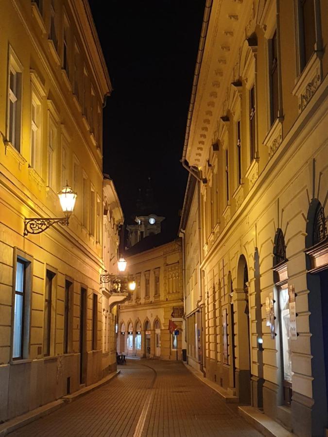 Domino Suite Eger Exterior photo